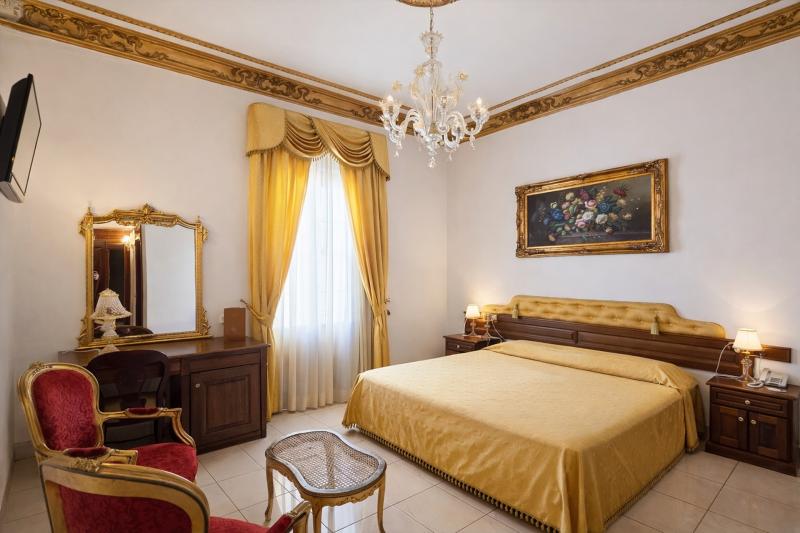 1053camera-matrimoniale-deluxe-eurohoteliglesias