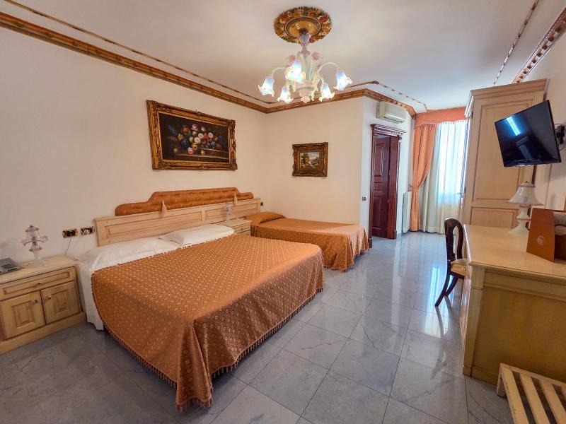 camera-tripla-matrimoniale