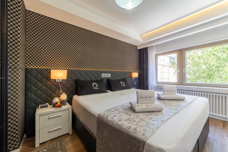 villa-carlotta-23-bedroom