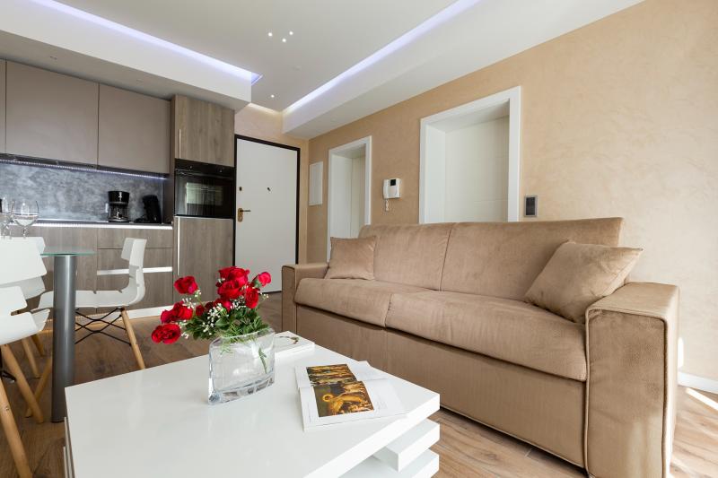 villa-carlotta-2dxsx-livingroom