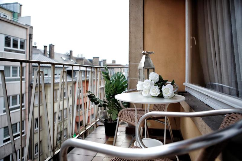villa-carlotta-4dx-balcony