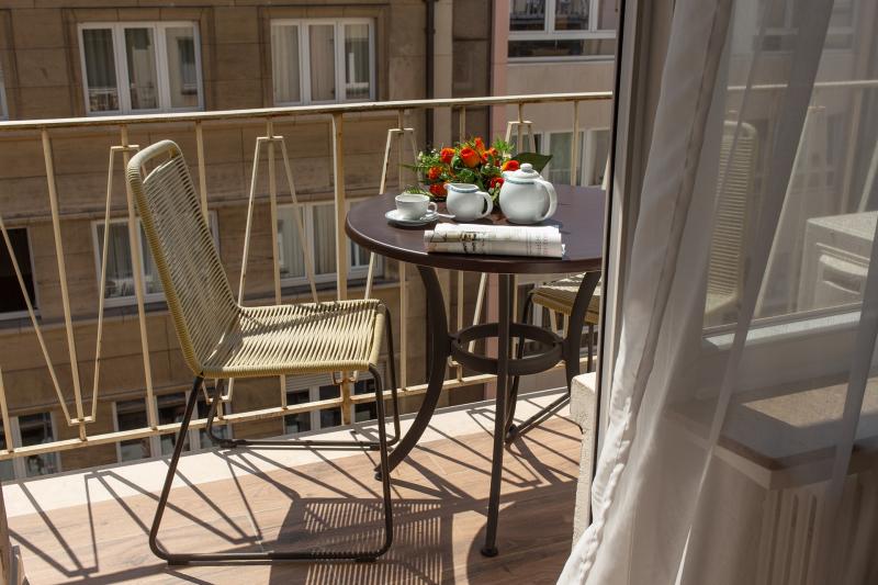 villa-carlotta-52-balcony