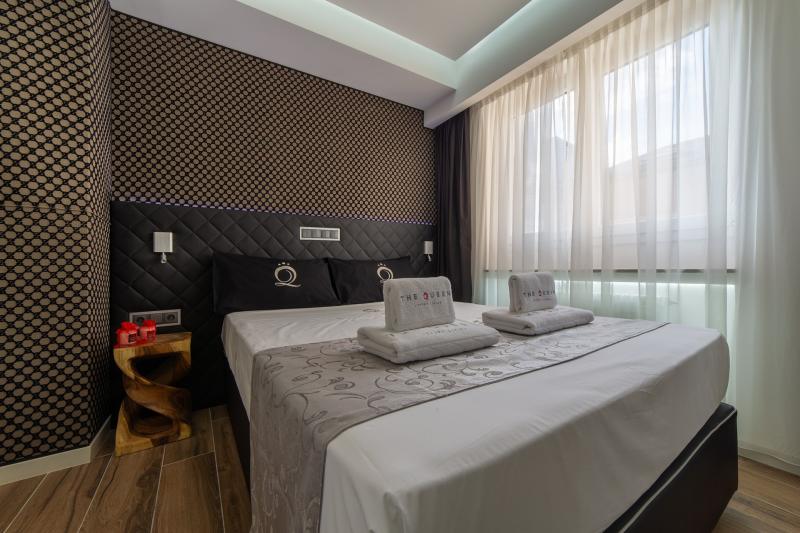 villa-carlotta-54-bedroom