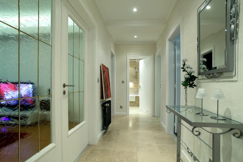 villa-carlotta-6dx-lobby