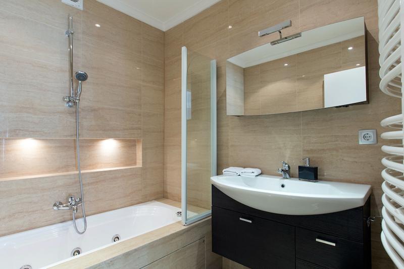 villa-carlotta-6sx-bathroom