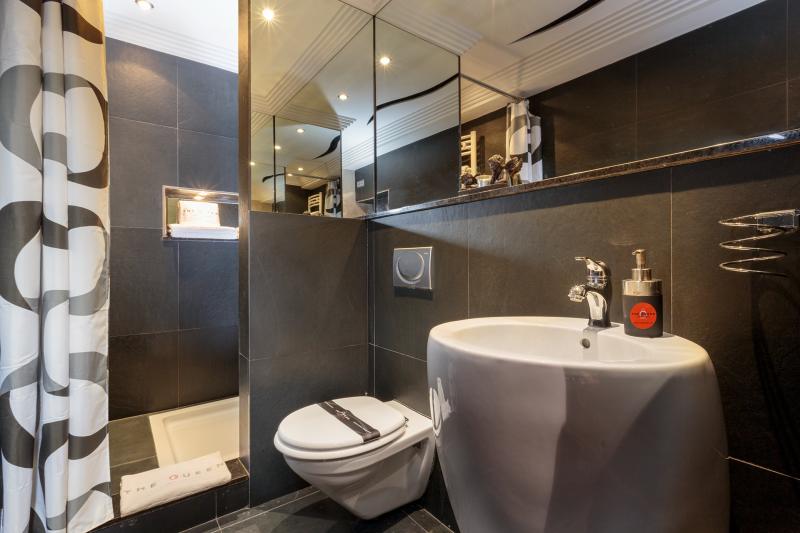 villa-cortina-a01-bath