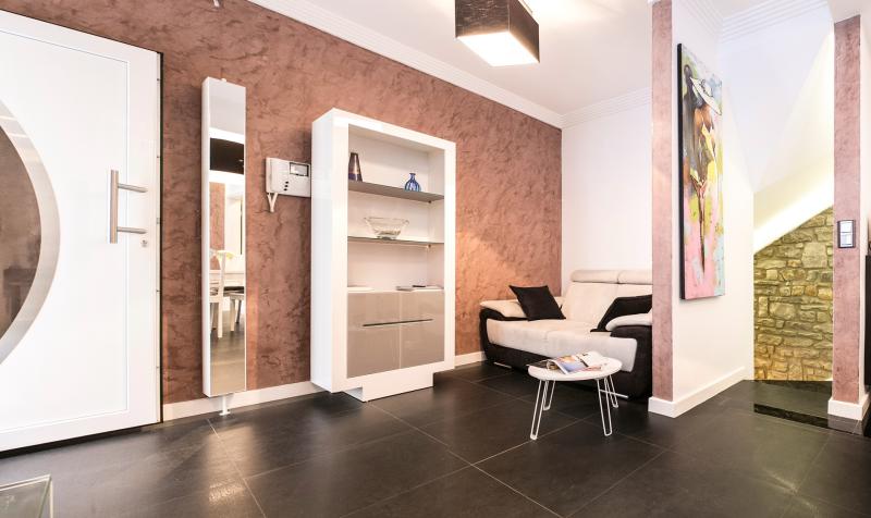 villa-cortina-a01-lobby
