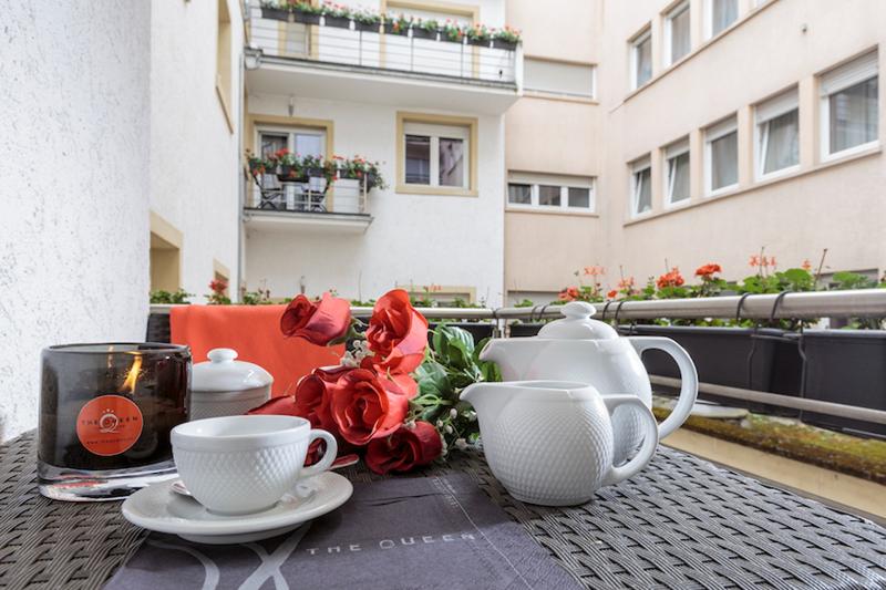 villa-cortina-a12-balcony