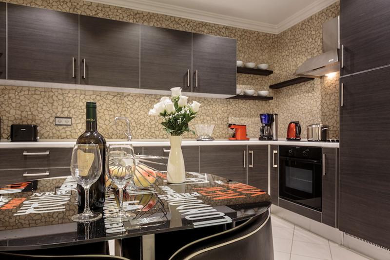 villa-cortina-a12-kitchen