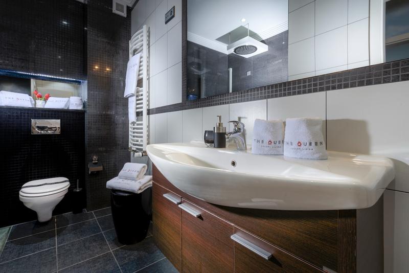 villa-cortina-a22-bath