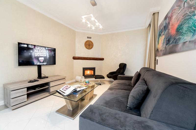 villa-cortina-a22-livingroom