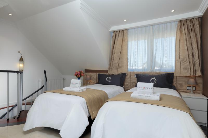 villa-cortina-a42-beds