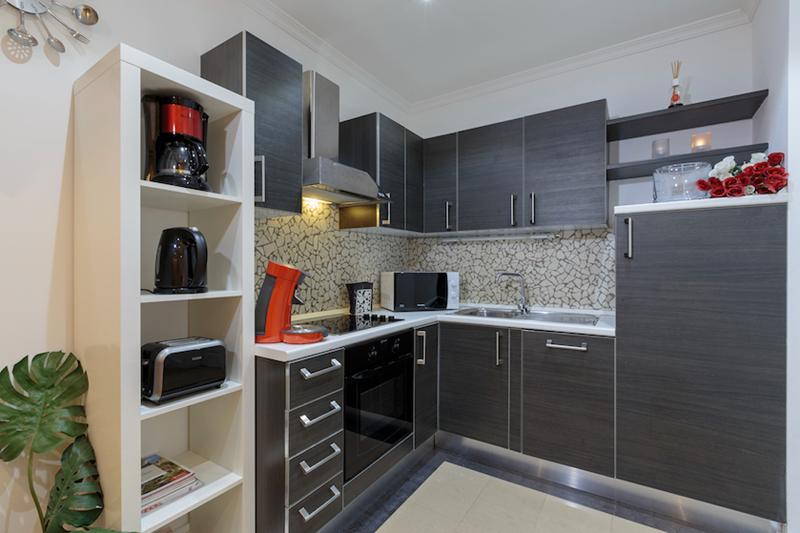 villa-cortina-b11-kitchen