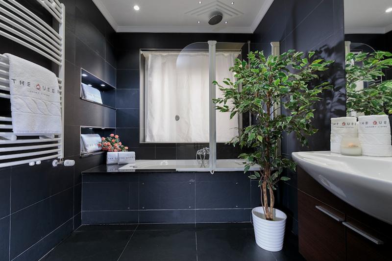 villa-cortina-b12-bath