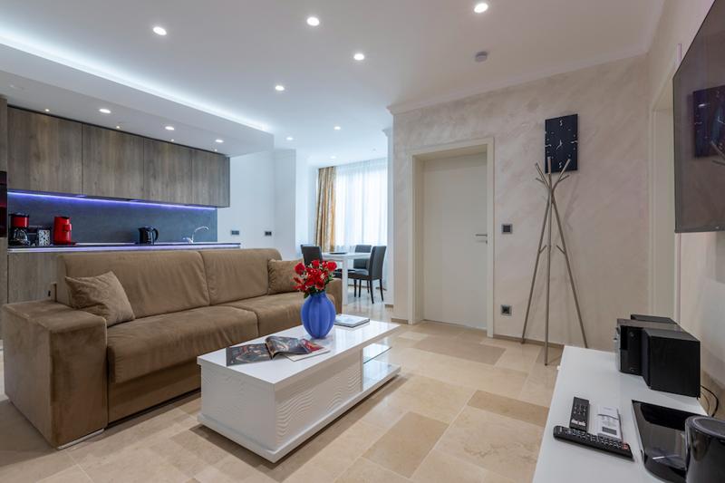 villa-medici-02-livingroom