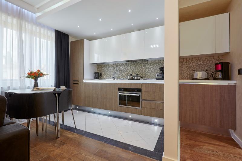 villa-medici-11-kitchen