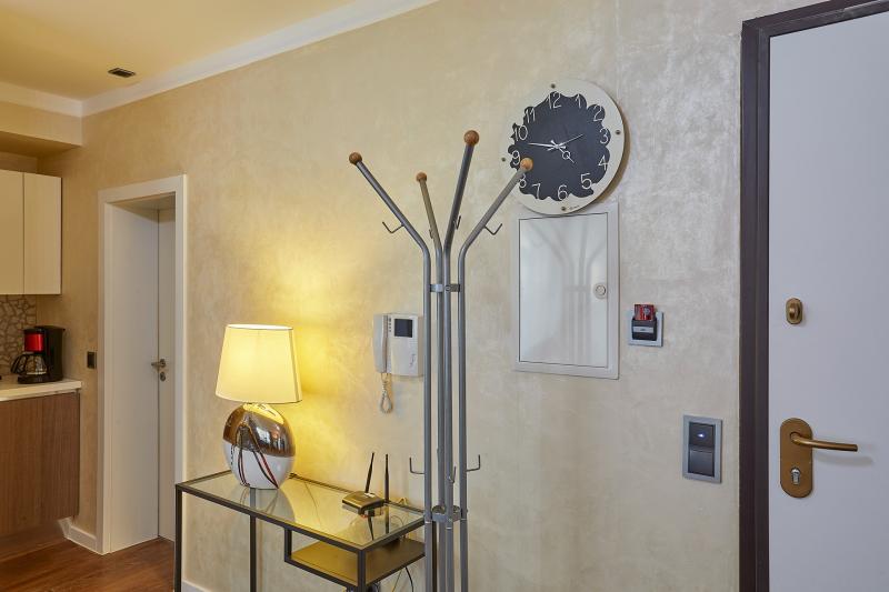 villa-medici-11-lobby