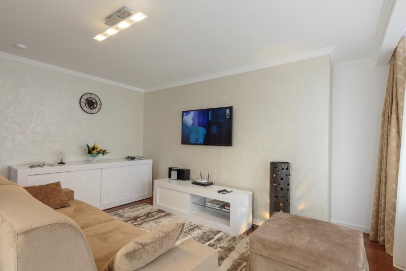 villa-vinicia-22-livingroom
