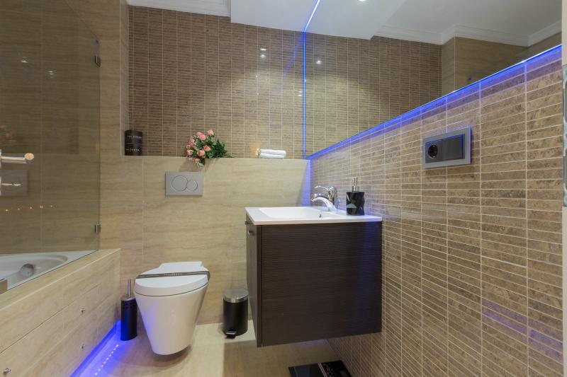 villa-vinicia-31-bathroom