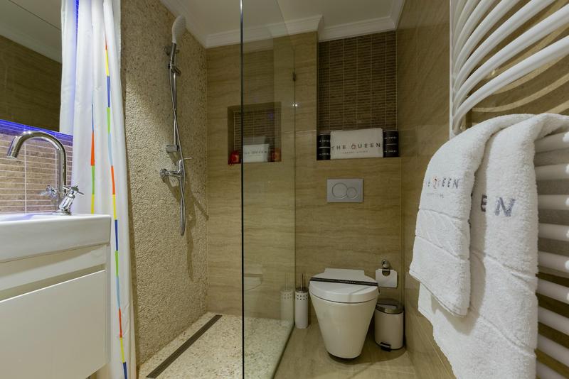 villa-vinicia-m12-bathroom