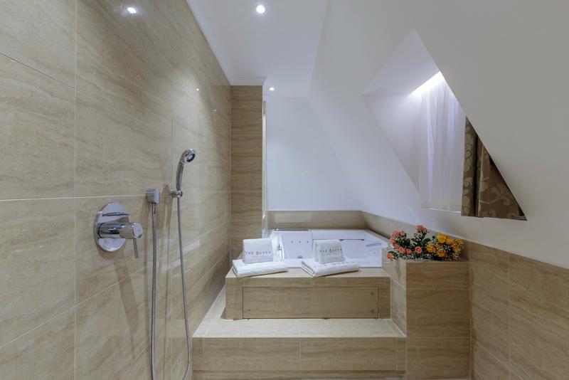 villa-vinicia-penthouse-bath