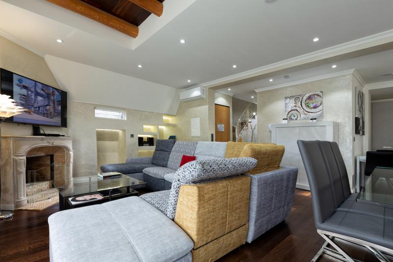villa-vinicia-penthouse-livingroom