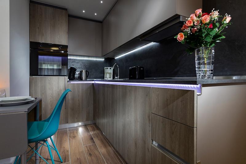 villa_carlotta-3sxsx-kitchen-with-led